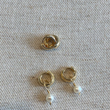  textured huggie earrings