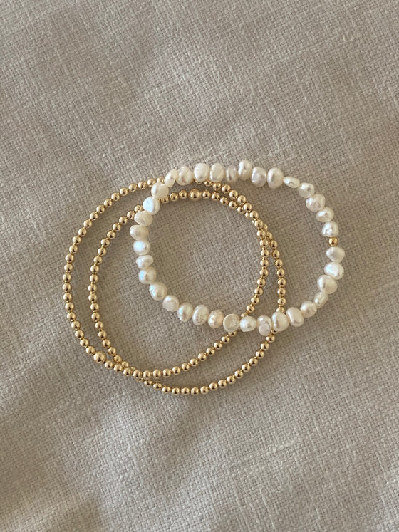 waylands pearl stretch bracelet